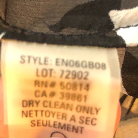 Beautiful silk Elie Tahari blouse - Picture 10 of 10